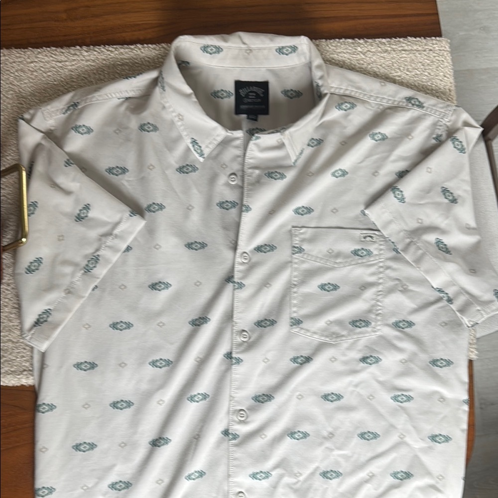 Billabong men’s medium adventure division shirt